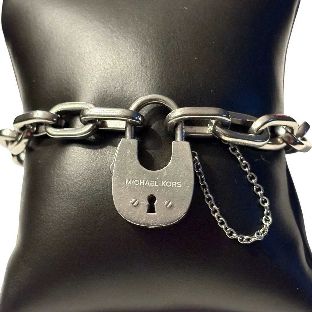 Michael Kors Bracelet Chain Link With Padlock And Safety Chain Silver Tone Metal - Picture 2 of 16
